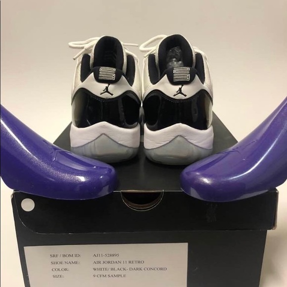 Nike Air Jordan Concord 11 Nike Low Top Black White Sample Sneaker W Orig box main image 4